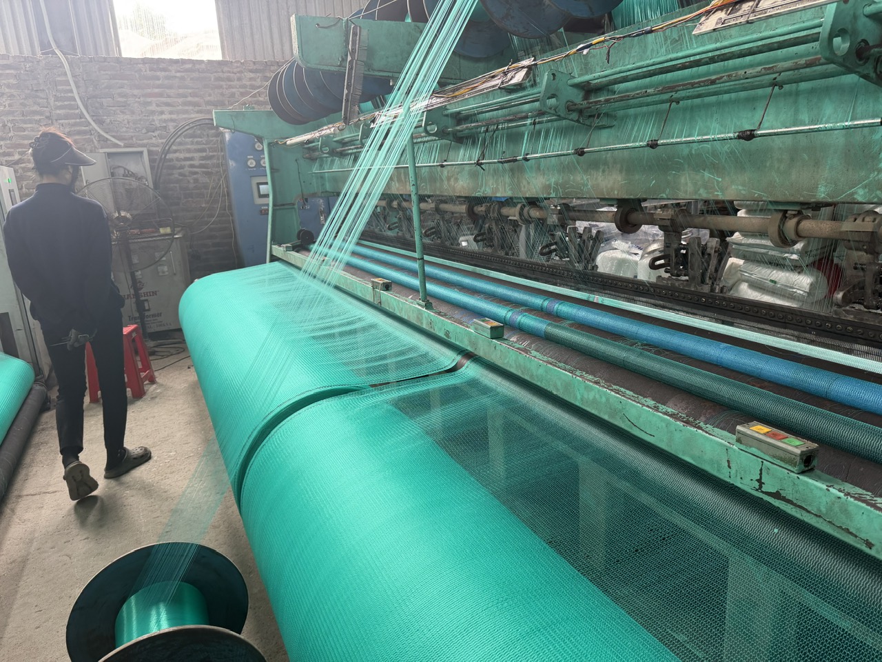 Xưởng sản xuất lưới an toàn xây dựng và lưới chắn bụi công trình COSA.